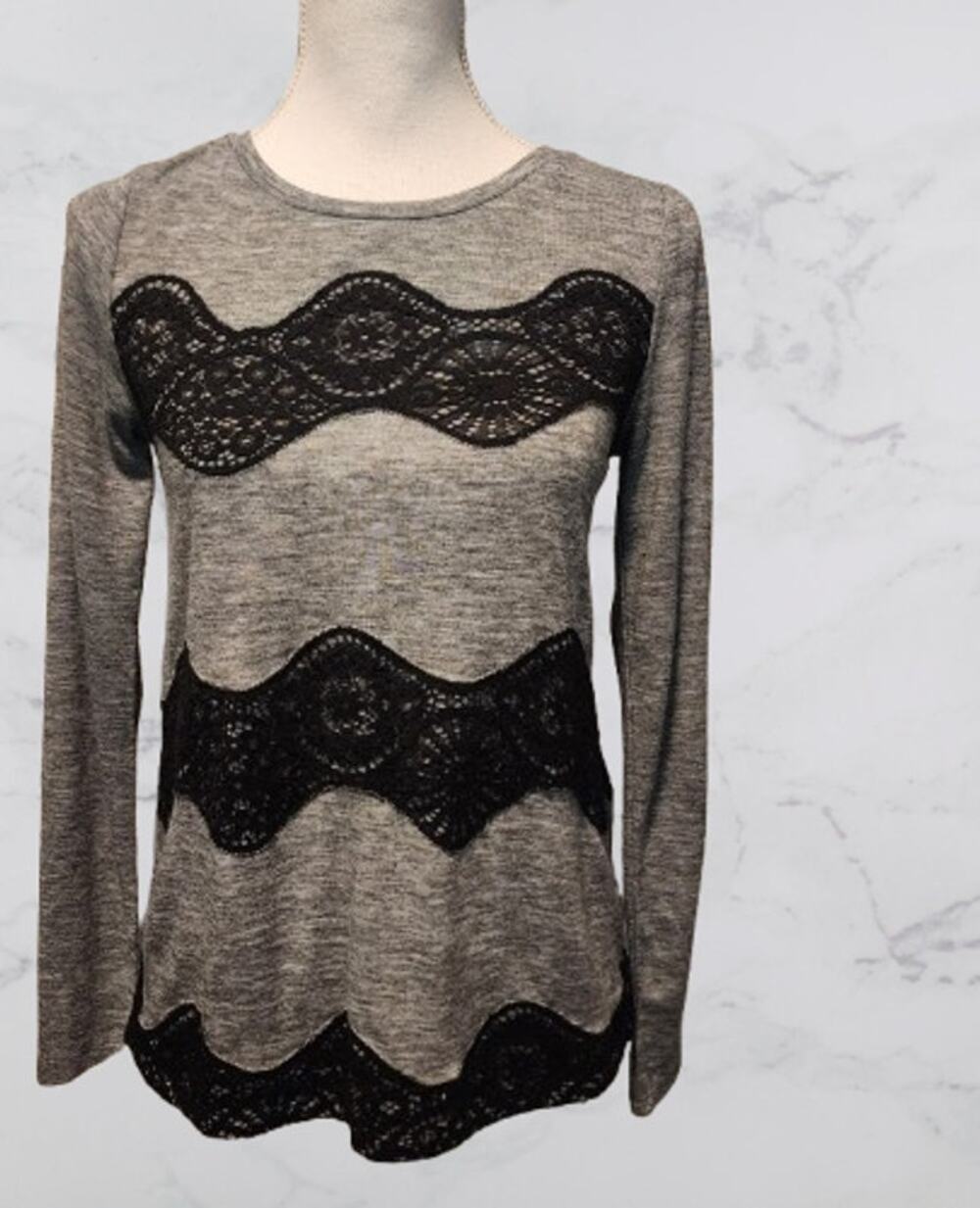 Ann Taylor LOFT Gray Long Sleeved Top with Black Lace Overlay XXS